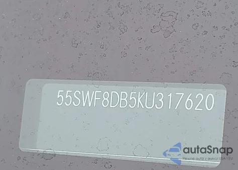 2019 Mercedes-Benz C 300 z USA, uszkodzony, nr VIN 55SWF8DB5KU317620